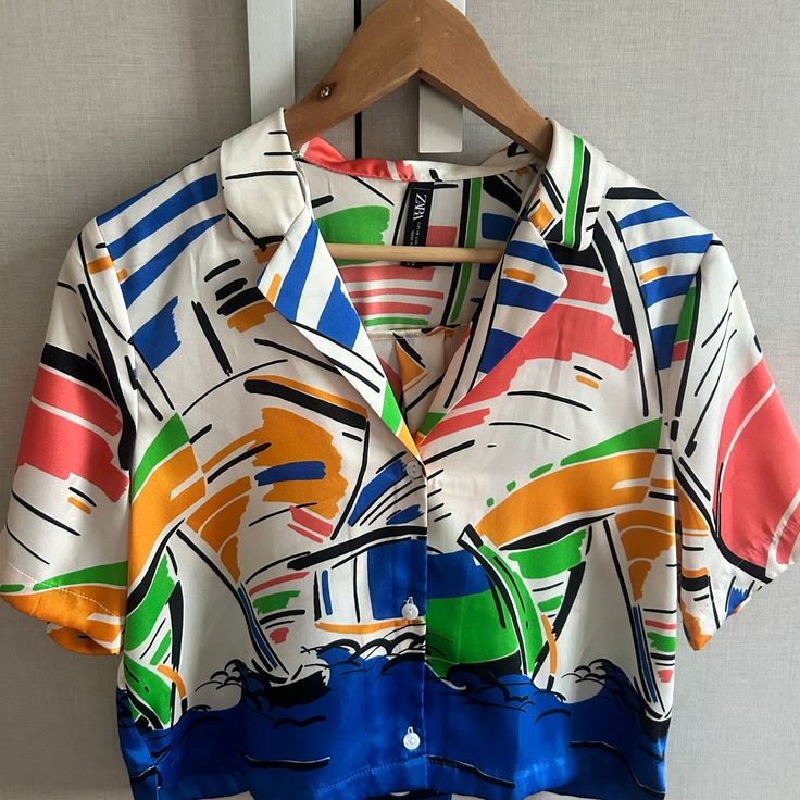 Sleek Crop Shirt for Women – Minimalist Look, Maximum Impact