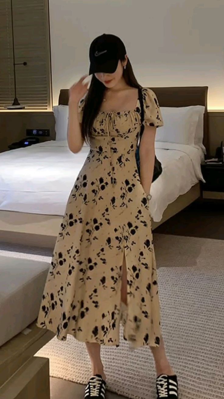 Modern Boho Flowy Dress – Flattering Fit with Bohemian Influence